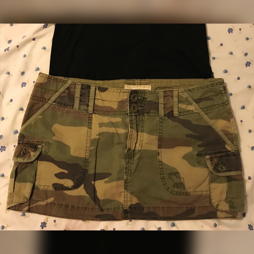 Abercrombie & Fitch mini skirt!!!!!
